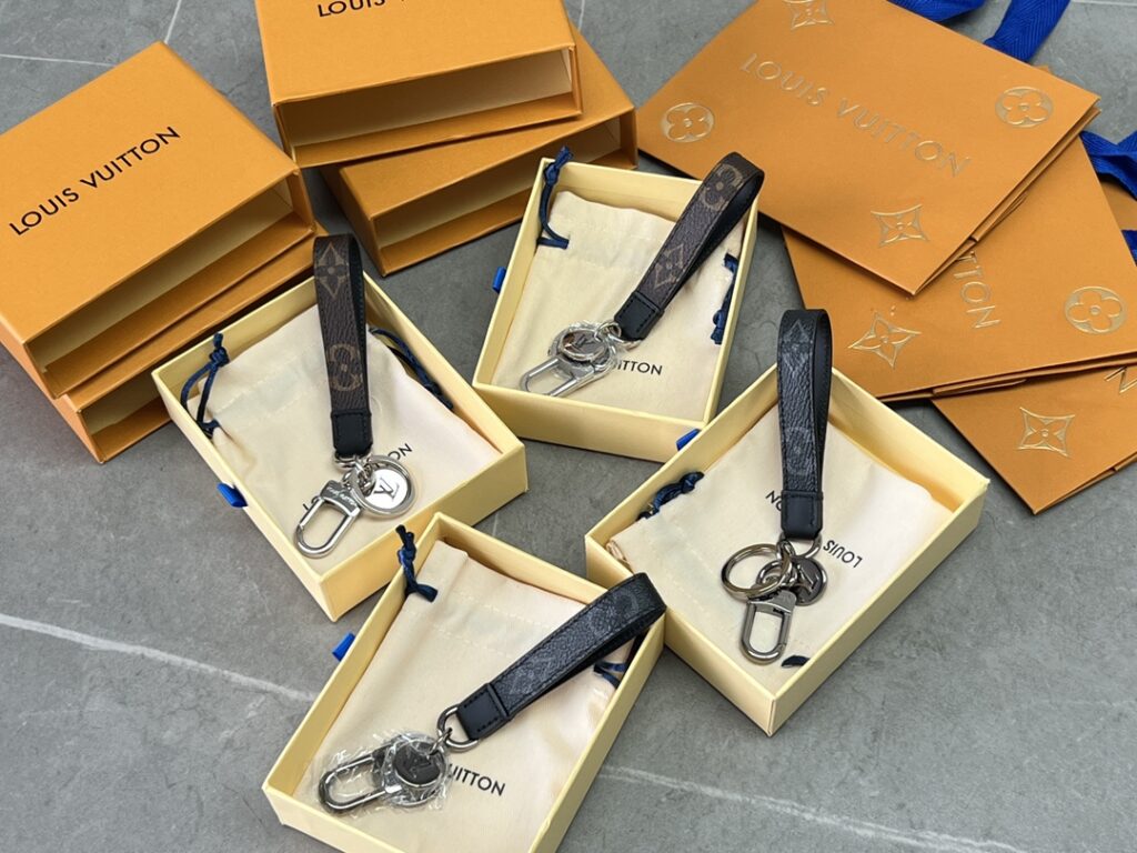 路易威登 Dragonne LV钥匙扣 汽车钥匙扣 Monogram 老花与黑老花高端定制系列