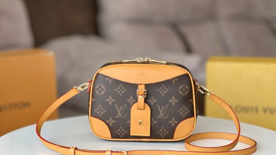 路易威登 Mini Luggage LV相机包 经典Monogram复古风情深度解析 路易威登 Mini Luggage LV相机包 经典Monogram复古风情深度解析