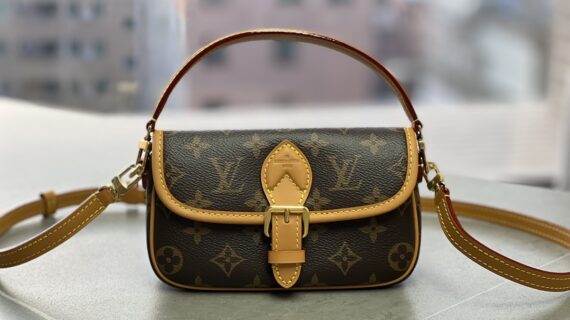 路易威登 Louis Vuitton LV Nano Diane 老花法棍包 顶级复刻版详情介绍 1:1 原厂品质 路易威登 Louis Vuitton LV Nano Diane 老花法棍包 顶级复刻版详情介绍 1:1 原厂品质