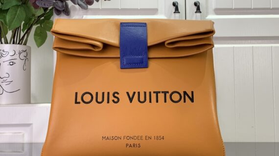 LV 黄色牛皮三明治包 路易威登 Louis Vuitton Sandwich Bag 深度鉴赏 LV 黄色牛皮三明治包 路易威登 Louis Vuitton Sandwich Bag 深度鉴赏