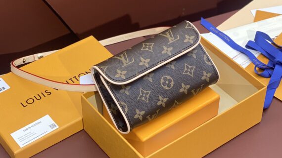 LV 迷你老花腰包 Louis Vuitto路易威登 Monogram 胸包与手拿包 LV 迷你老花腰包 Louis Vuitto路易威登 Monogram 胸包与手拿包