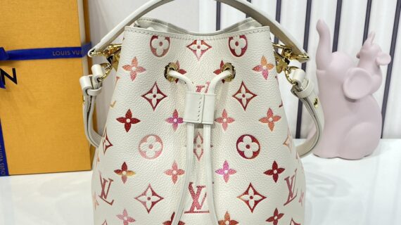 路易威登 LV压纹水桶包 NéoNoé BB 水彩系列 春夏最美 Monogram Empreinte 深度解析 路易威登 LV压纹水桶包 NéoNoé BB 水彩系列 春夏最美 Monogram Empreinte 深度解析