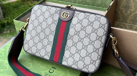 古驰 Gucci Ophidia 系列相机包 传承经典 GG Supreme 帆布与红绿织带