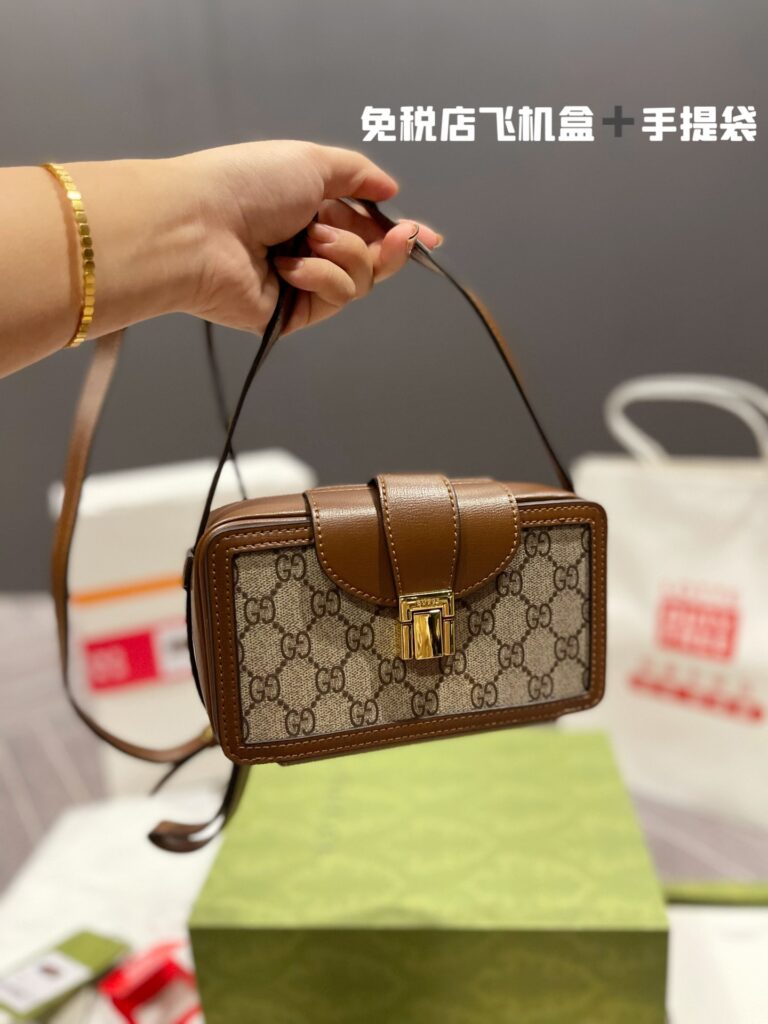 古驰 Gucci 1955 系列马衔扣迷你盒子包 GG Supreme 帆布与原单牛皮的复古美学