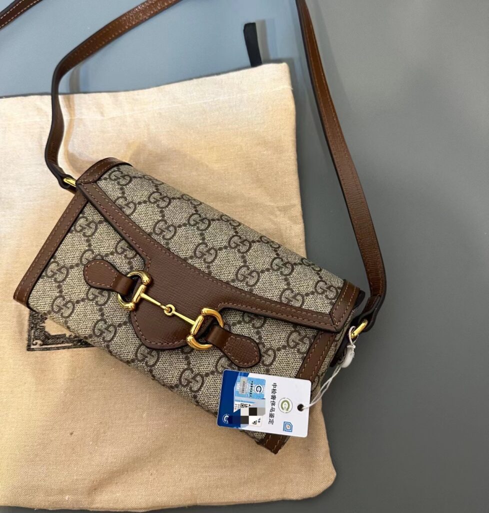 古驰 Gucci Horsebit 1955 单肩包 GG Supreme 帆布意大利进口皮料
