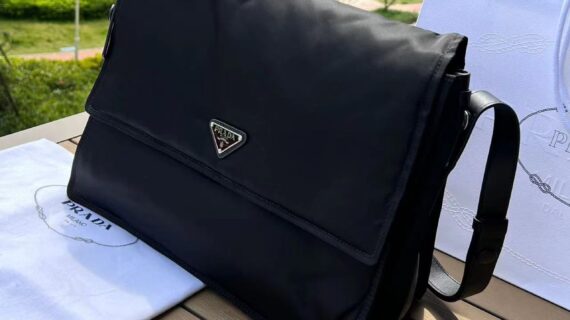 PRADA 普拉达 Re-Nylon 再生尼龙大号邮差包36cm PRADA 普拉达 Re-Nylon 再生尼龙大号邮差包36cm