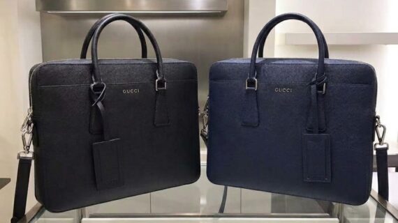 高端商务精英 Prada 普拉达 Saffiano 十字纹男士公文包 笔记本电脑包 高端商务精英 Prada 普拉达 Saffiano 十字纹男士公文包 笔记本电脑包