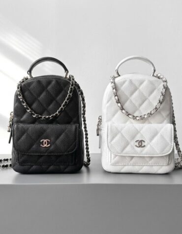 CHANEL 24C 早春系列迷你鱼子酱双肩包 12.5x18x7cm 粒纹小牛皮 配可调节链条及顶部提手