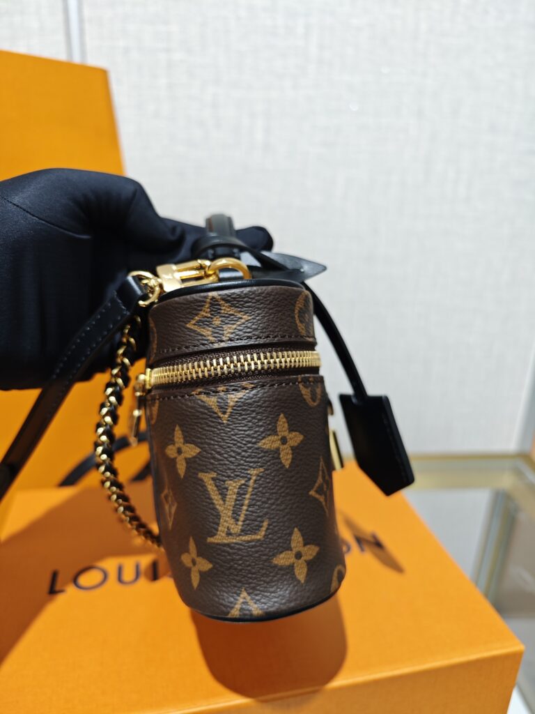 路易威登 Monogram LV 帆布化妆包 顶级复刻 – Image 2 路易威登 Monogram LV 帆布化妆包 顶级复刻 – Image 2