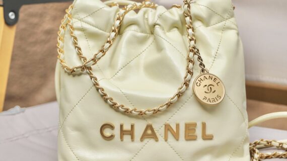 顶级复刻:Chanel 22 Mini 垃圾袋小鸡黄详解,原厂皮天花板品质现货发售
