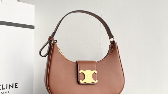 CELINE 赛琳 棕色牛皮凯旋门腋下包 AVA TRIOMPHE 经典复古半月包23cm CELINE 赛琳 棕色牛皮凯旋门腋下包 AVA TRIOMPHE 经典复古半月包23cm