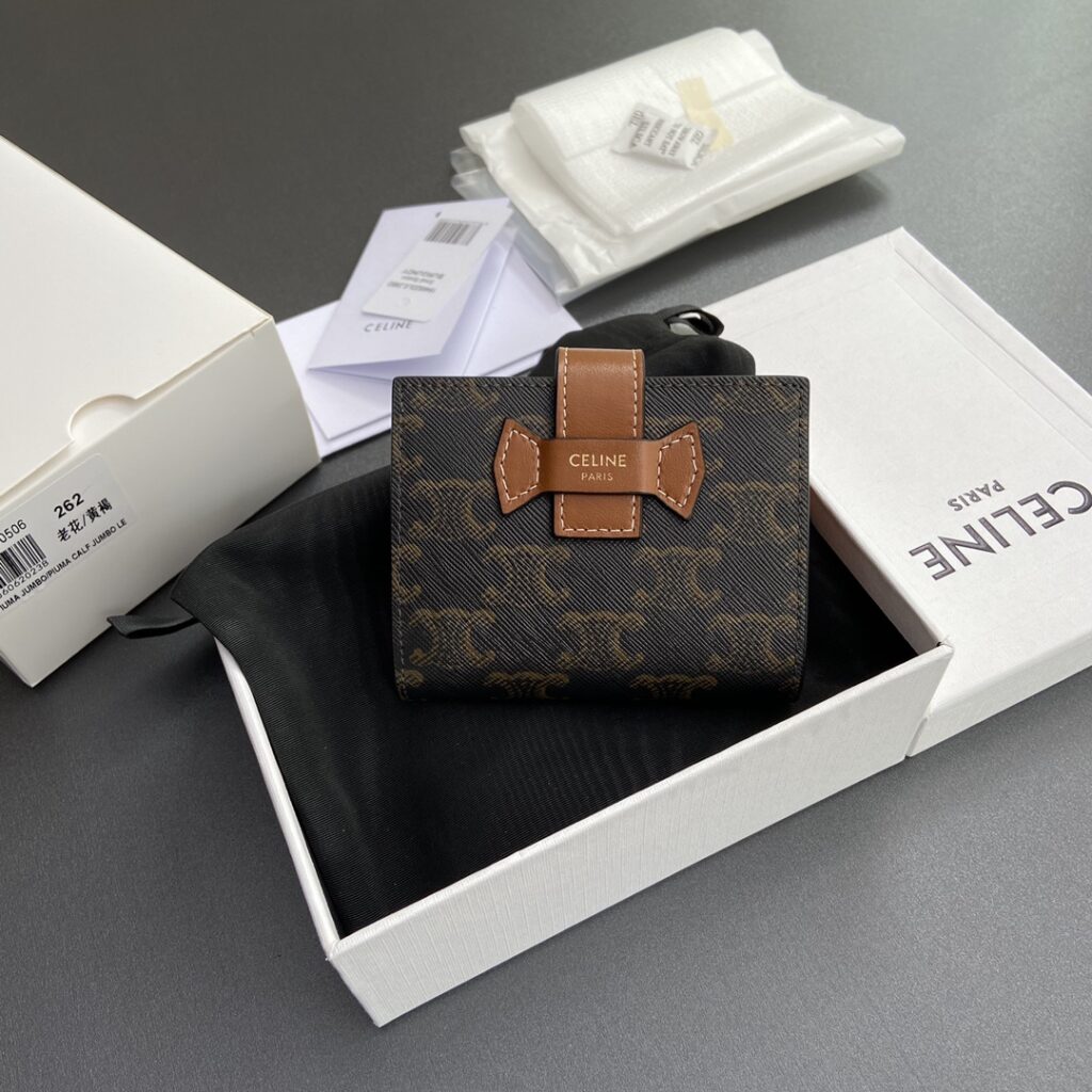 CELINE 赛琳 TRIOMPHE 凯旋门老花短款三折钱包10.5cm – Image 2 CELINE 赛琳 TRIOMPHE 凯旋门老花短款三折钱包10.5cm – Image 2