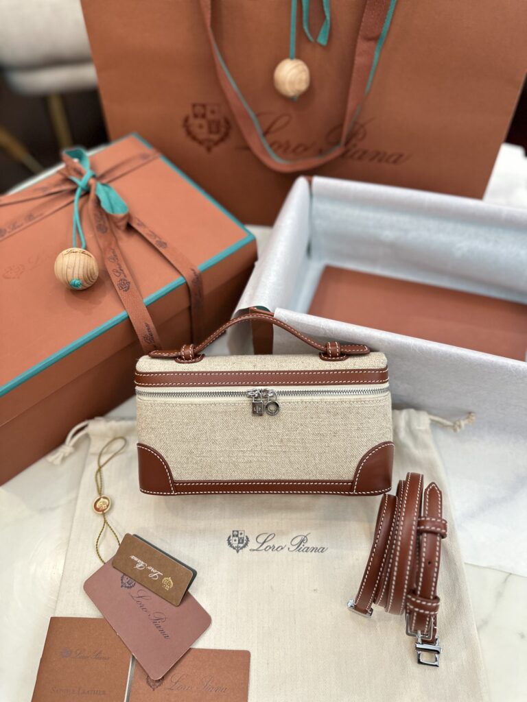 Loro Piana 诺悠翩雅 Extra Pocket L19 饭盒包 可斜挎肩背手提包 全颜色可选 – Image 4 Loro Piana 诺悠翩雅 Extra Pocket L19 饭盒包 可斜挎肩背手提包 全颜色可选 – Image 4