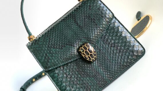 宝格丽 Bvlgari Serpenti Forever 森林翡翠绿蟒蛇皮蛇头包18cm 三层手提风琴包 宝格丽 Bvlgari Serpenti Forever 森林翡翠绿蟒蛇皮蛇头包18cm 三层手提风琴包