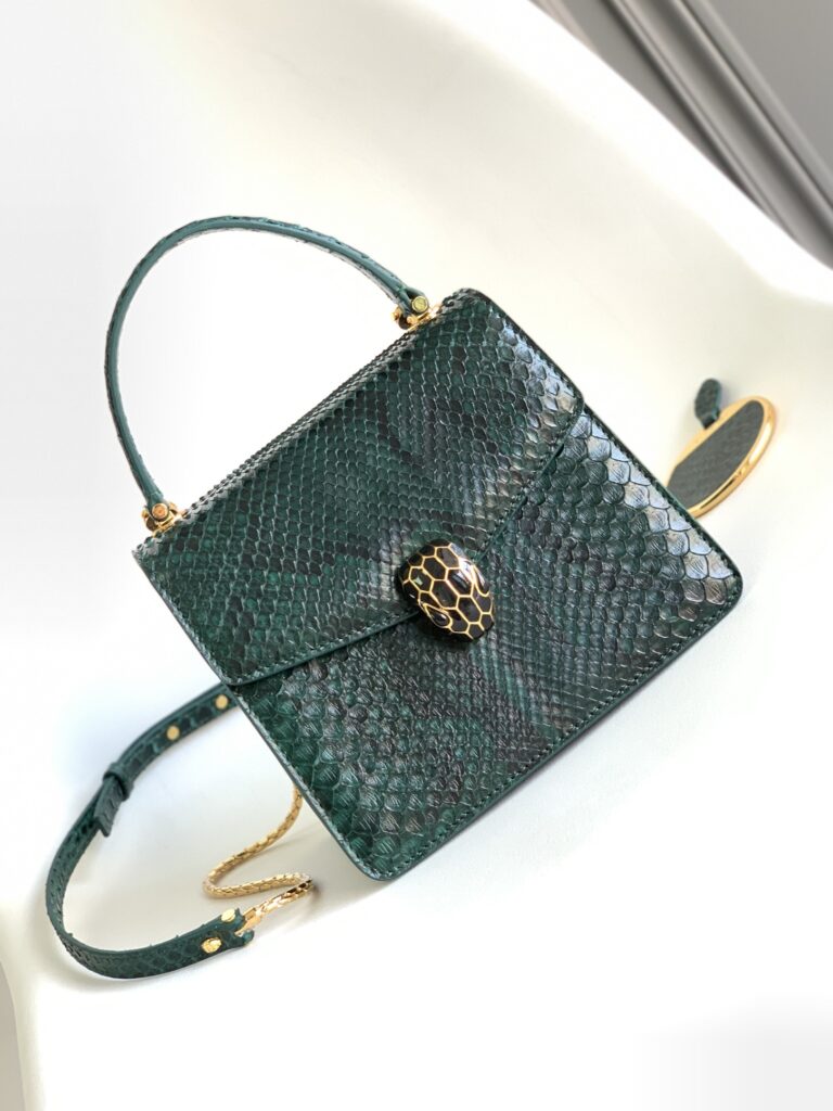 宝格丽 Bvlgari Serpenti Forever 森林翡翠绿蟒蛇皮蛇头包18cm 三层手提风琴包 – Image 1 宝格丽 Bvlgari Serpenti Forever 森林翡翠绿蟒蛇皮蛇头包18cm 三层手提风琴包 – Image 1