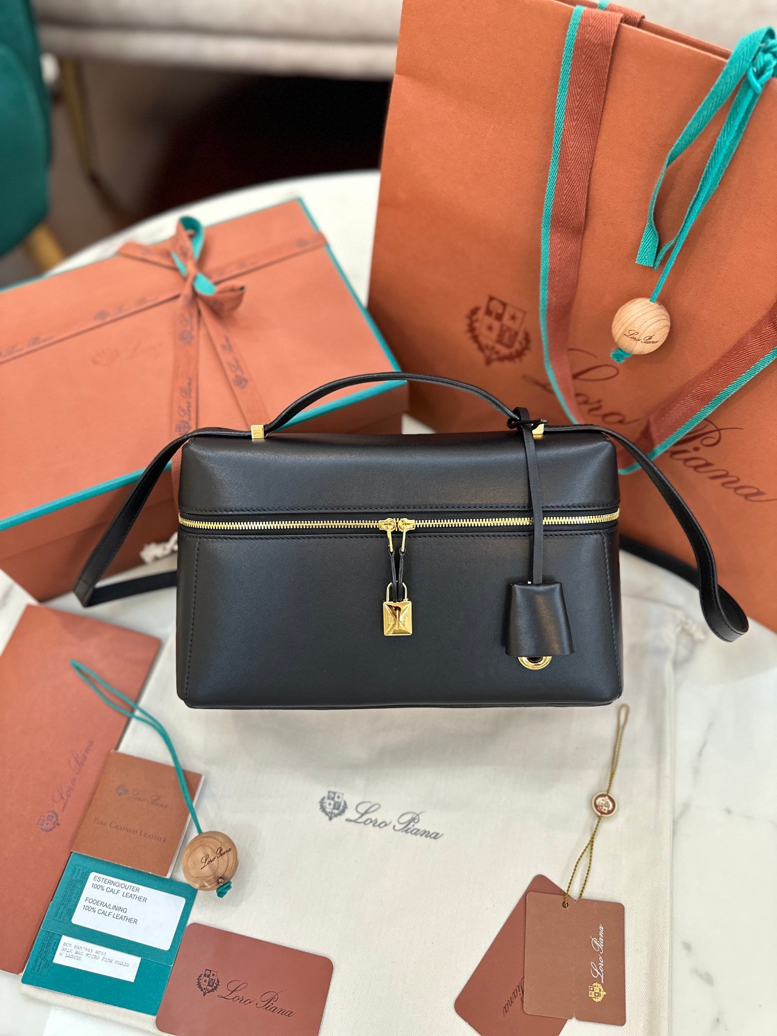 1-261.jpeg Loro Piana 诺悠翩雅 Extra Bag 27优质小牛皮手袋 配钢制五金 手提斜挎包 4色 - 图片 2