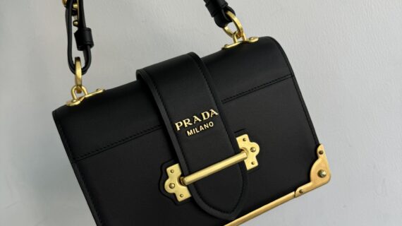 Prada 普拉达 Cahier 笔记本包 十字纹牛皮配复古五金单肩包 1BD045 Prada 普拉达 Cahier 笔记本包 十字纹牛皮配复古五金单肩包 1BD045