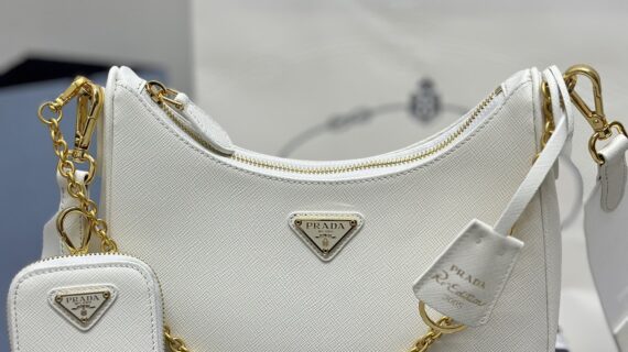普拉达 Prada 升级版三合一 十字纹全皮白色腋下包 完美1:1高仿1BH204 普拉达 Prada 升级版三合一 十字纹全皮白色腋下包 完美1:1高仿1BH204