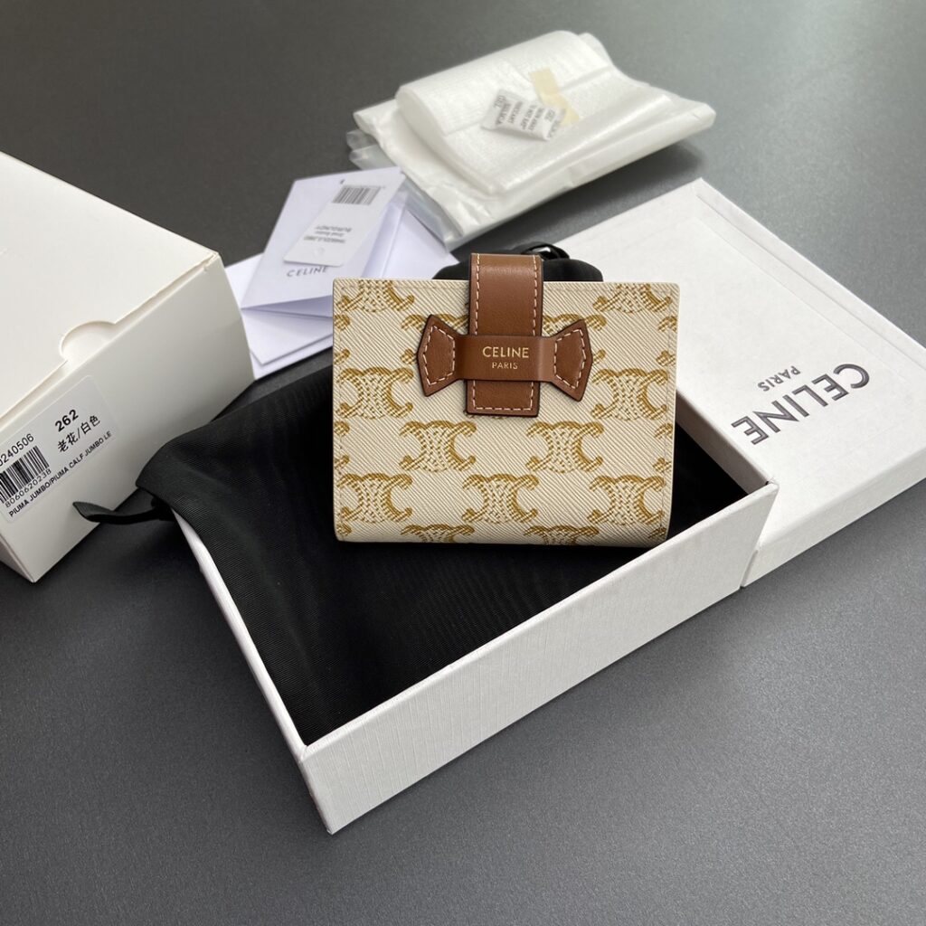 CELINE 赛琳 TRIOMPHE 凯旋门老花短款三折钱包10.5cm – Image 6 CELINE 赛琳 TRIOMPHE 凯旋门老花短款三折钱包10.5cm – Image 6
