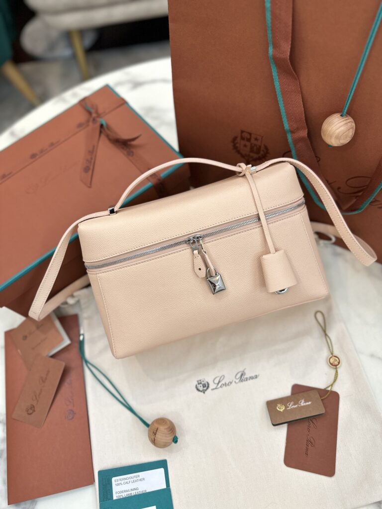 Loro Piana 诺悠翩雅 Extra Bag L27盒饭包 轻奢风天花板手提包 全系列十余色 – Image 4 Loro Piana 诺悠翩雅 Extra Bag L27盒饭包 轻奢风天花板手提包 全系列十余色 – Image 4