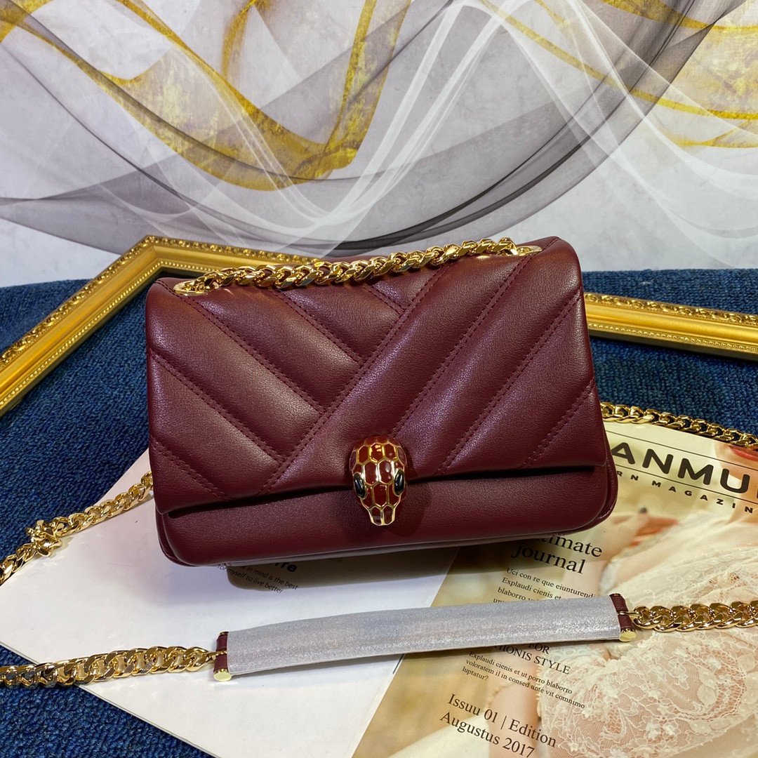 10-214.jpeg BVLGARI 宝格丽 Serpenti Forever 系列人字纹绗缝小牛皮单肩包22.5cm 女士斜挎手提包 配蛇头搭扣 - 图片 4