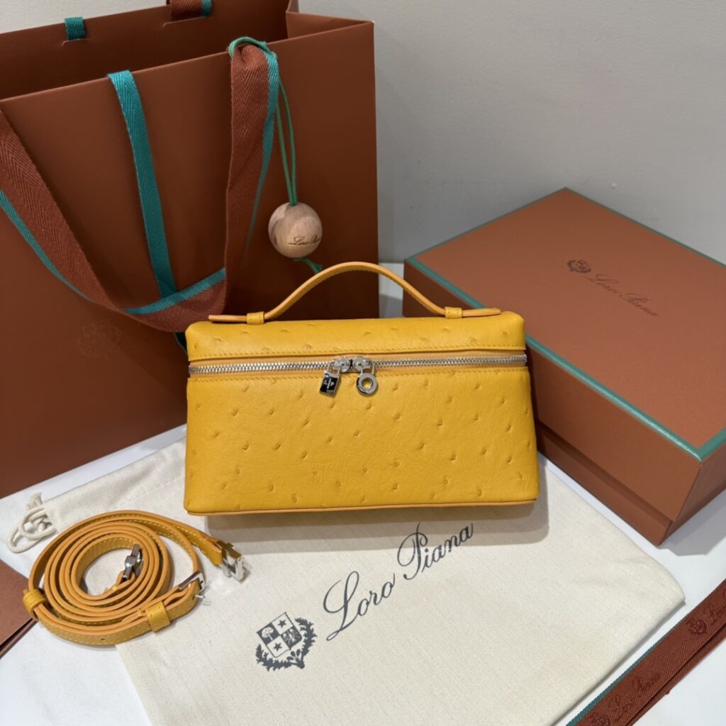 诺悠翩雅 Loro Piana Extra Pocket L19 鸵鸟纹包包 顶级老钱风手提斜挎包 6色 – Image 4 诺悠翩雅 Loro Piana Extra Pocket L19 鸵鸟纹包包 顶级老钱风手提斜挎包 6色 – Image 4