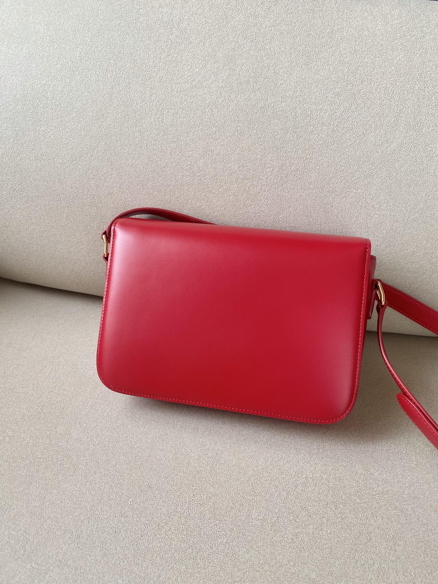 赛琳凯旋门包 Celine Triomphe 中号亮泽小牛皮肩背包 5色可选 法式复古 – Image 4 赛琳凯旋门包 Celine Triomphe 中号亮泽小牛皮肩背包 5色可选 法式复古 – Image 4