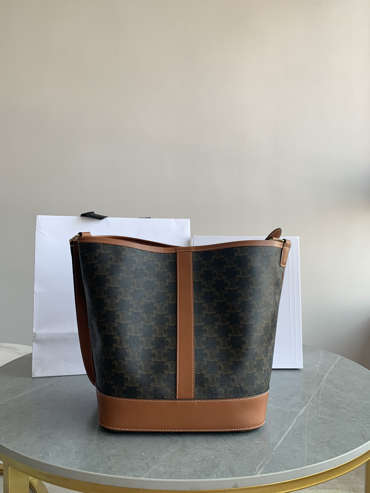 赛琳 CELINE 凯旋门老花水桶包 棕色2种尺寸经典复古手提包 – Image 8 赛琳 CELINE 凯旋门老花水桶包 棕色2种尺寸经典复古手提包 – Image 8