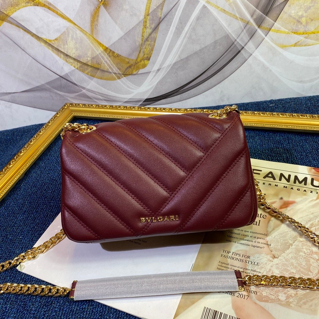12-112.jpeg BVLGARI 宝格丽 Serpenti Forever 系列人字纹绗缝小牛皮单肩包22.5cm 女士斜挎手提包 配蛇头搭扣 - 图片 5