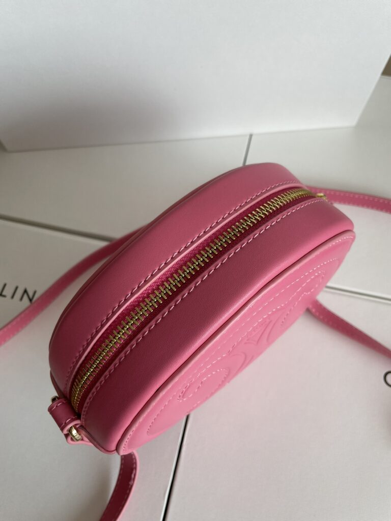 赛琳 CELINE 光滑牛皮椭圆形斜挎包16cm 小月饼包 多色可选 TRIOMPHE 标志印花 – Image 8 赛琳 CELINE 光滑牛皮椭圆形斜挎包16cm 小月饼包 多色可选 TRIOMPHE 标志印花 – Image 8