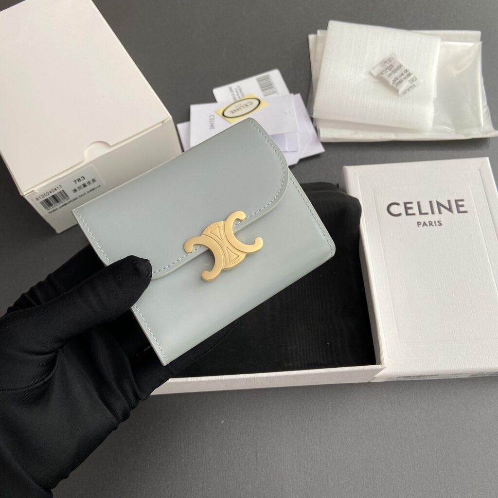 赛琳 CELINE 凯旋门短款钱包9.5cm 6款配色 经典Triomphe系列 – Image 6 赛琳 CELINE 凯旋门短款钱包9.5cm 6款配色 经典Triomphe系列 – Image 6