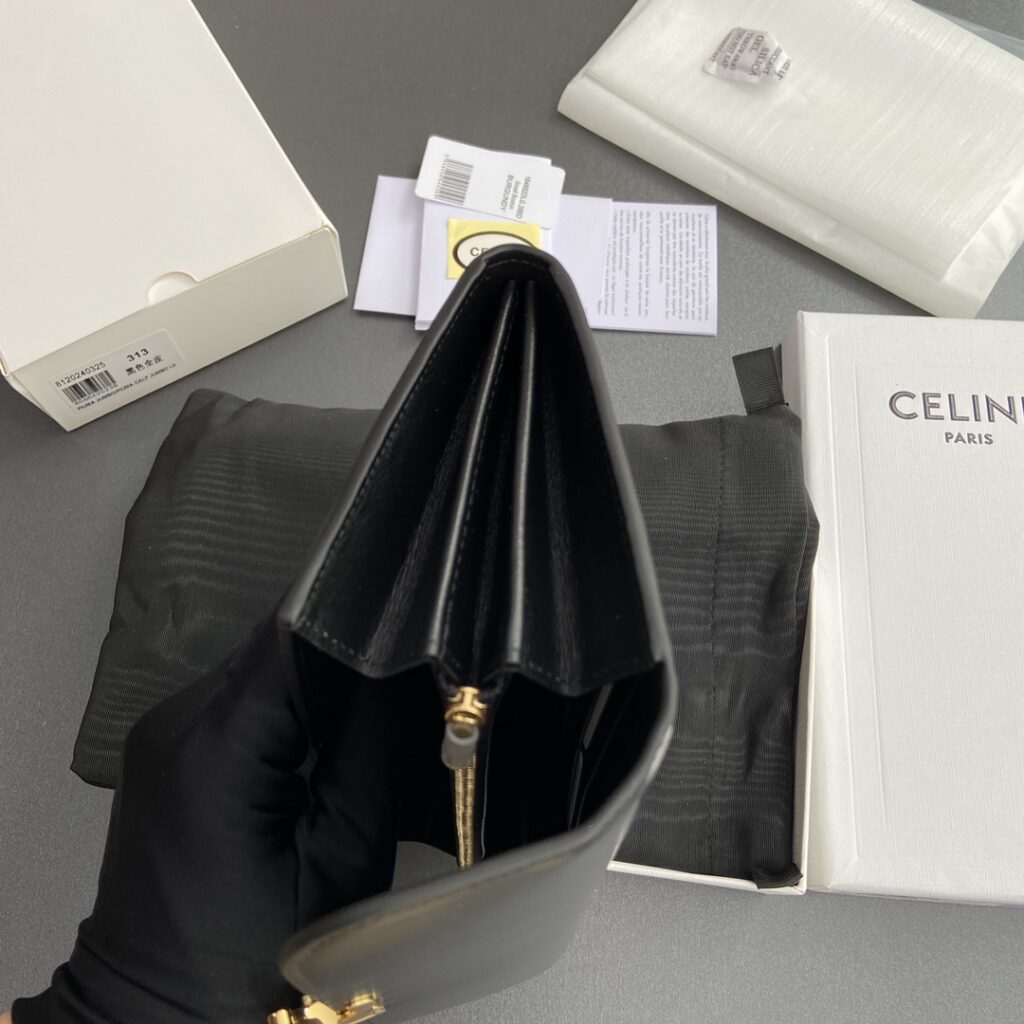 CELINE 赛琳 TRIOMPHE 凯旋门大号翻盖钱包19cm WOC 经典老花、黑色与卵石色小牛皮 – Image 9 CELINE 赛琳 TRIOMPHE 凯旋门大号翻盖钱包19cm WOC 经典老花、黑色与卵石色小牛皮 – Image 9
