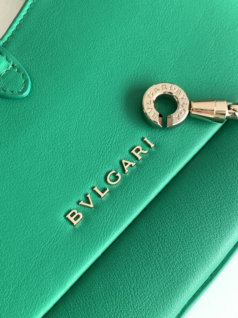 BVLGARI 宝格丽 SERPENTI BAIA 系列小号肩包 纯正碧玺玫红/翡翠绿都会小牛皮经典蛇头包 腋下包 – Image 12 BVLGARI 宝格丽 SERPENTI BAIA 系列小号肩包 纯正碧玺玫红/翡翠绿都会小牛皮经典蛇头包 腋下包 – Image 12