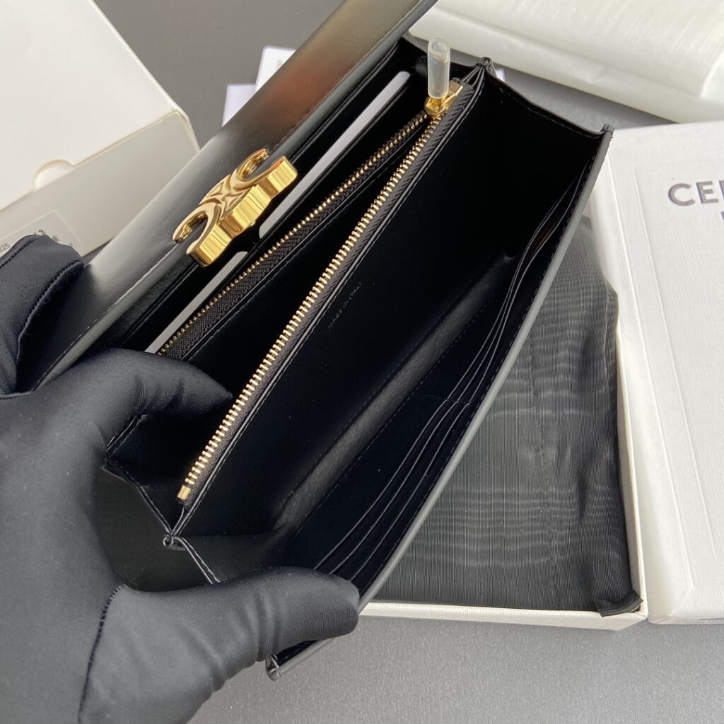 CELINE 赛琳 TRIOMPHE 凯旋门大号翻盖钱包19cm WOC 经典老花、黑色与卵石色小牛皮 – Image 10 CELINE 赛琳 TRIOMPHE 凯旋门大号翻盖钱包19cm WOC 经典老花、黑色与卵石色小牛皮 – Image 10