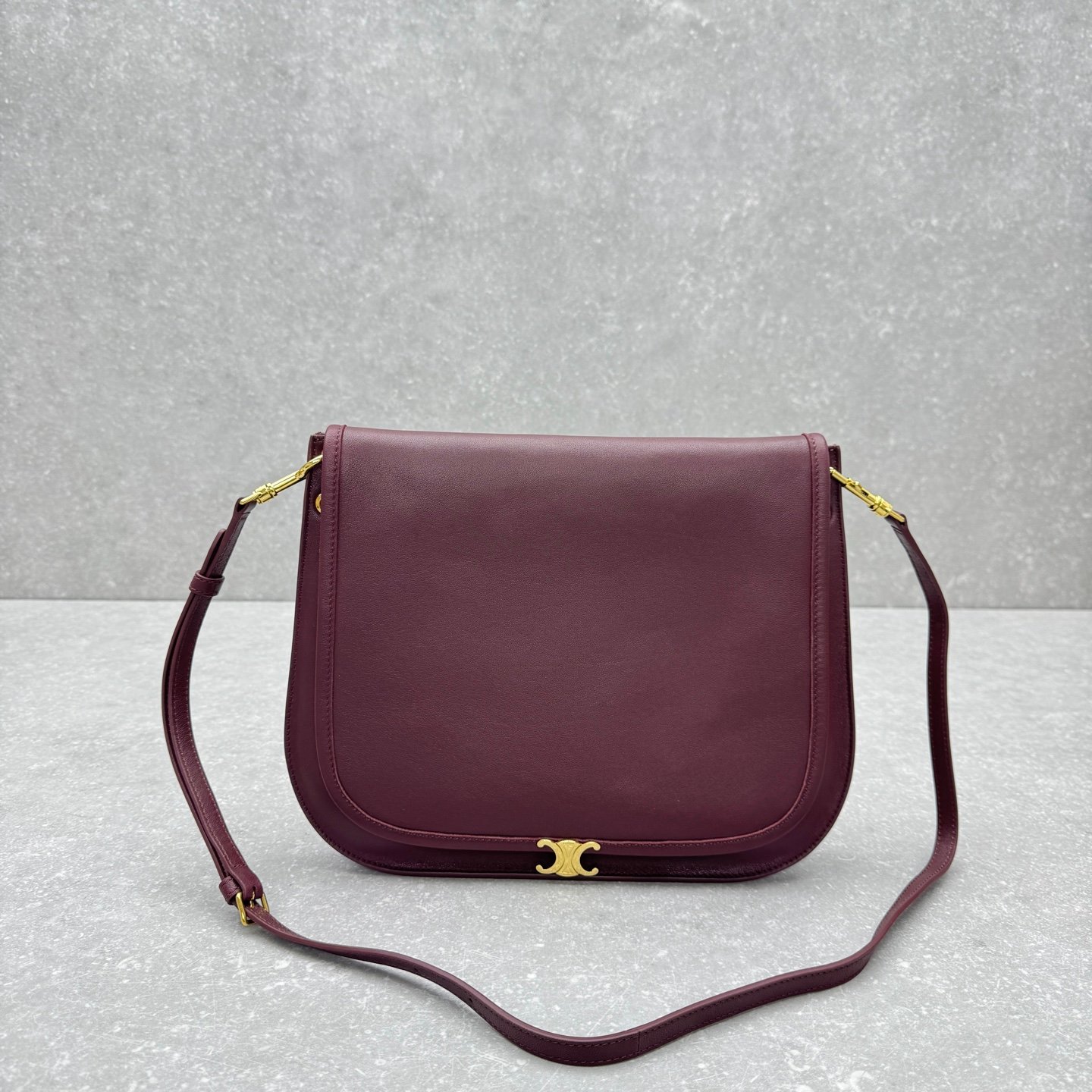 15-70.jpeg Celine 赛琳 亮泽小羊皮超大号单肩包32cm Soft Triomphe 女士Besace包 - 图片 10