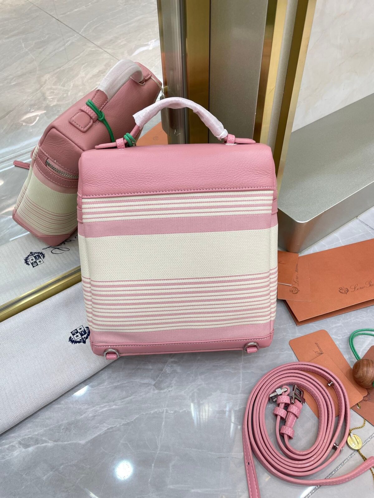 15-78.jpeg Loro Piana 诺悠翩雅 L23.5 Extra Pocket 背包 条纹帆布拼接小牛皮迷你包 多功能两用手提/单肩 - 图片 5