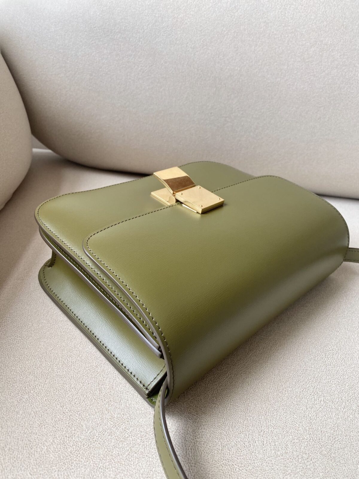 Celine 赛琳中号豆腐包 24cm Classic Box 细横纹小牛皮单肩斜挎包 6色可选 – Image 6 Celine 赛琳中号豆腐包 24cm Classic Box 细横纹小牛皮单肩斜挎包 6色可选 – Image 6