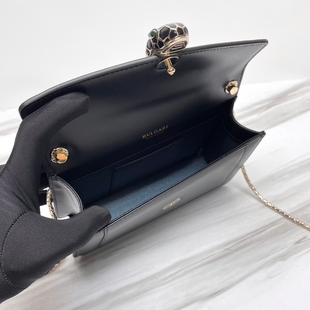 18-87.jpeg BVLGARI 宝格丽 Serpenti Forever 小牛皮斜挎包22.5cm 蛇头珐琅扣链条单肩包 4色可选 - 图片 11