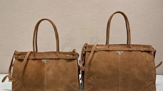普拉达 (Prada) 经典 LusSolf 绒皮复古托特包 38cm/42cm 2种尺寸 配长肩带 普拉达 (Prada) 经典 LusSolf 绒皮复古托特包 38cm/42cm 2种尺寸 配长肩带