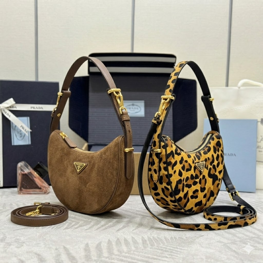 Prada 普拉达 Arqué 月亮包 麂皮与豹纹复古Hobo腋下包1BC194