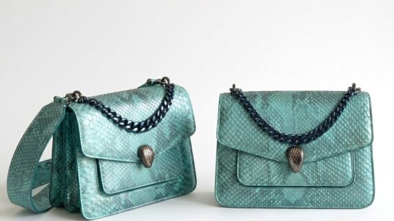BVLGARI 宝格丽 Serpenti Forever 蟒蛇皮女包 海蓝宝石浅蓝色 MaxiChain 蛇头包 中号/小号 BVLGARI 宝格丽 Serpenti Forever 蟒蛇皮女包 海蓝宝石浅蓝色 MaxiChain 蛇头包 中号/小号