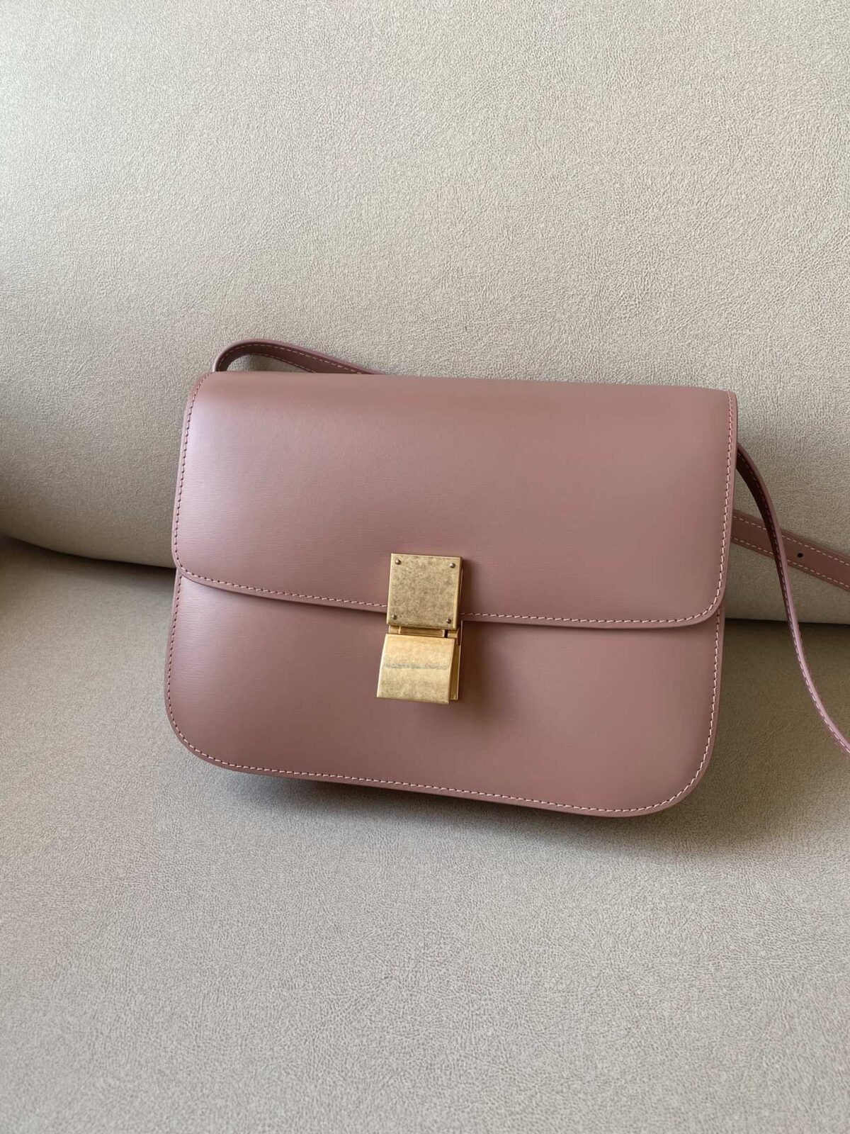 Celine 赛琳中号豆腐包 24cm Classic Box 细横纹小牛皮单肩斜挎包 6色可选 – Image 7 Celine 赛琳中号豆腐包 24cm Classic Box 细横纹小牛皮单肩斜挎包 6色可选 – Image 7