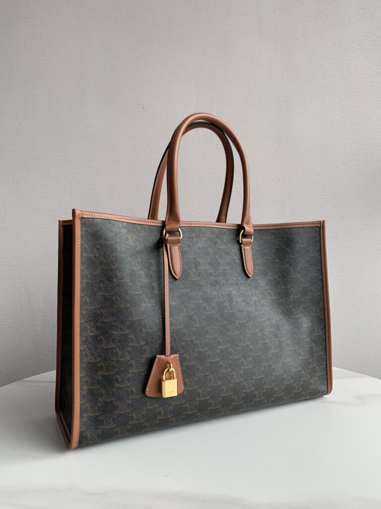 赛琳 CELINE 标志印花牛皮横款手提包43cm 黄褐色凯旋门 Canvas 托特包 TRIOMPHE – Image 2 赛琳 CELINE 标志印花牛皮横款手提包43cm 黄褐色凯旋门 Canvas 托特包 TRIOMPHE – Image 2