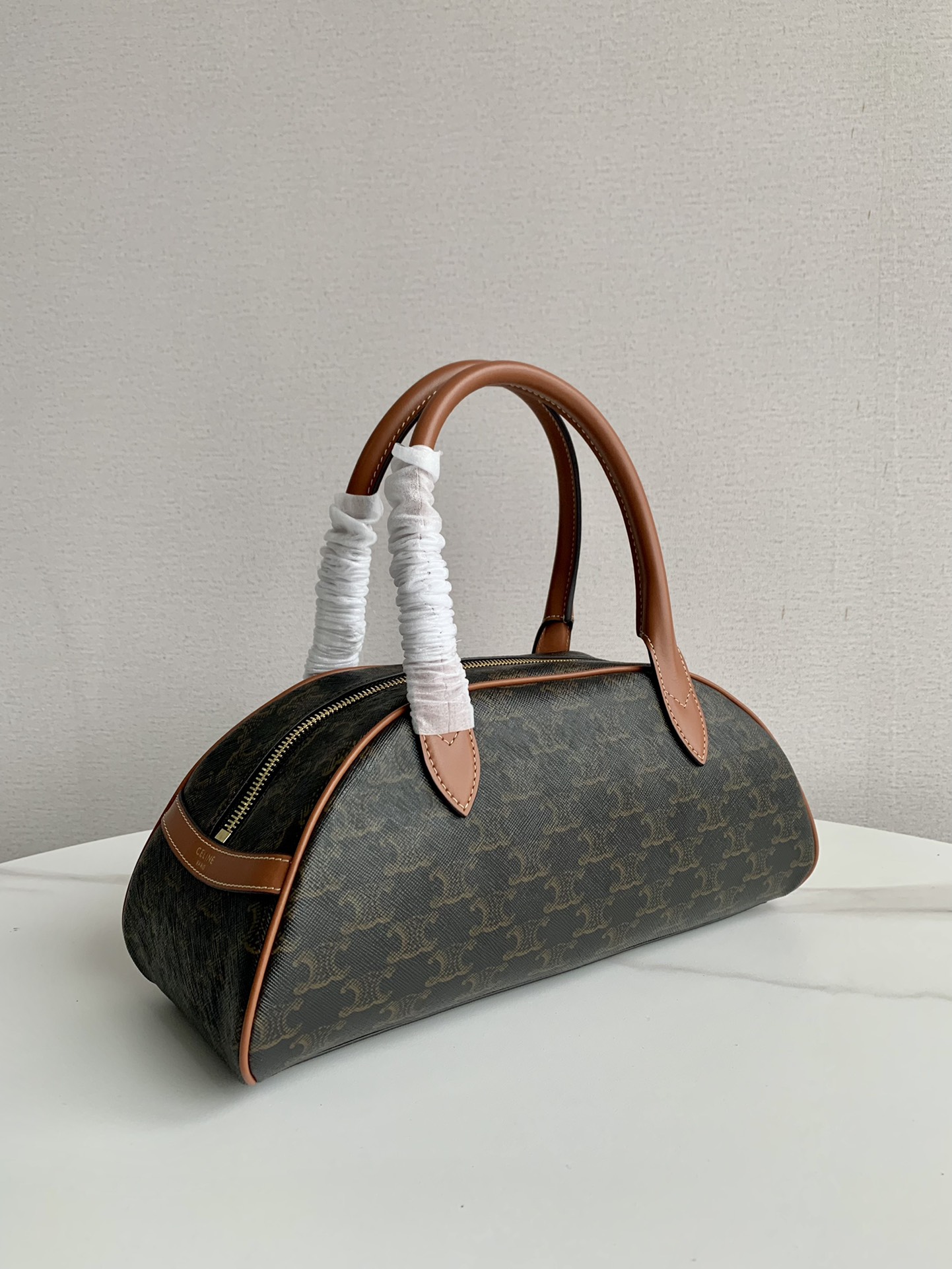 赛琳 Celine TECKEL 中号凯旋门印花牛皮手袋 复古腊肠包 – Image 2 赛琳 Celine TECKEL 中号凯旋门印花牛皮手袋 复古腊肠包 – Image 2