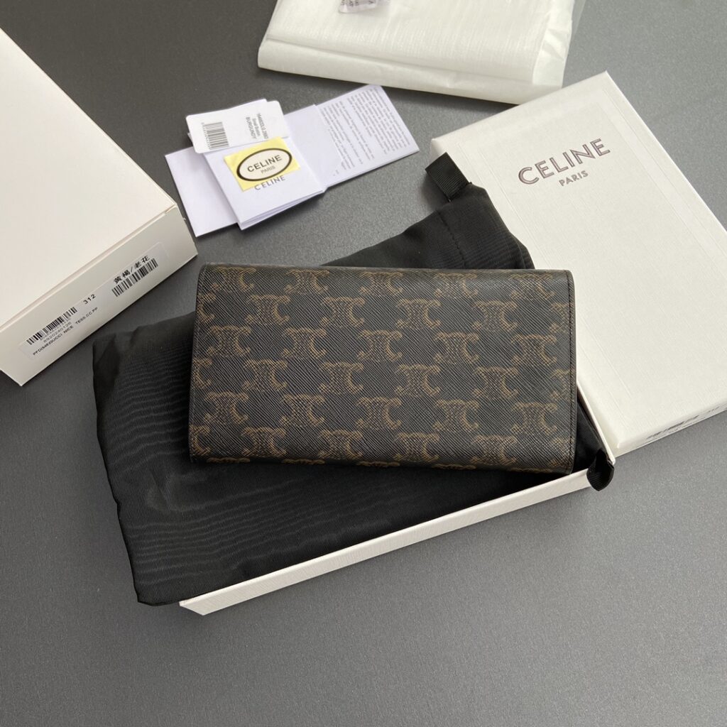 CELINE 赛琳 TRIOMPHE 凯旋门大号翻盖钱包19cm WOC 经典老花、黑色与卵石色小牛皮 – Image 3 CELINE 赛琳 TRIOMPHE 凯旋门大号翻盖钱包19cm WOC 经典老花、黑色与卵石色小牛皮 – Image 3