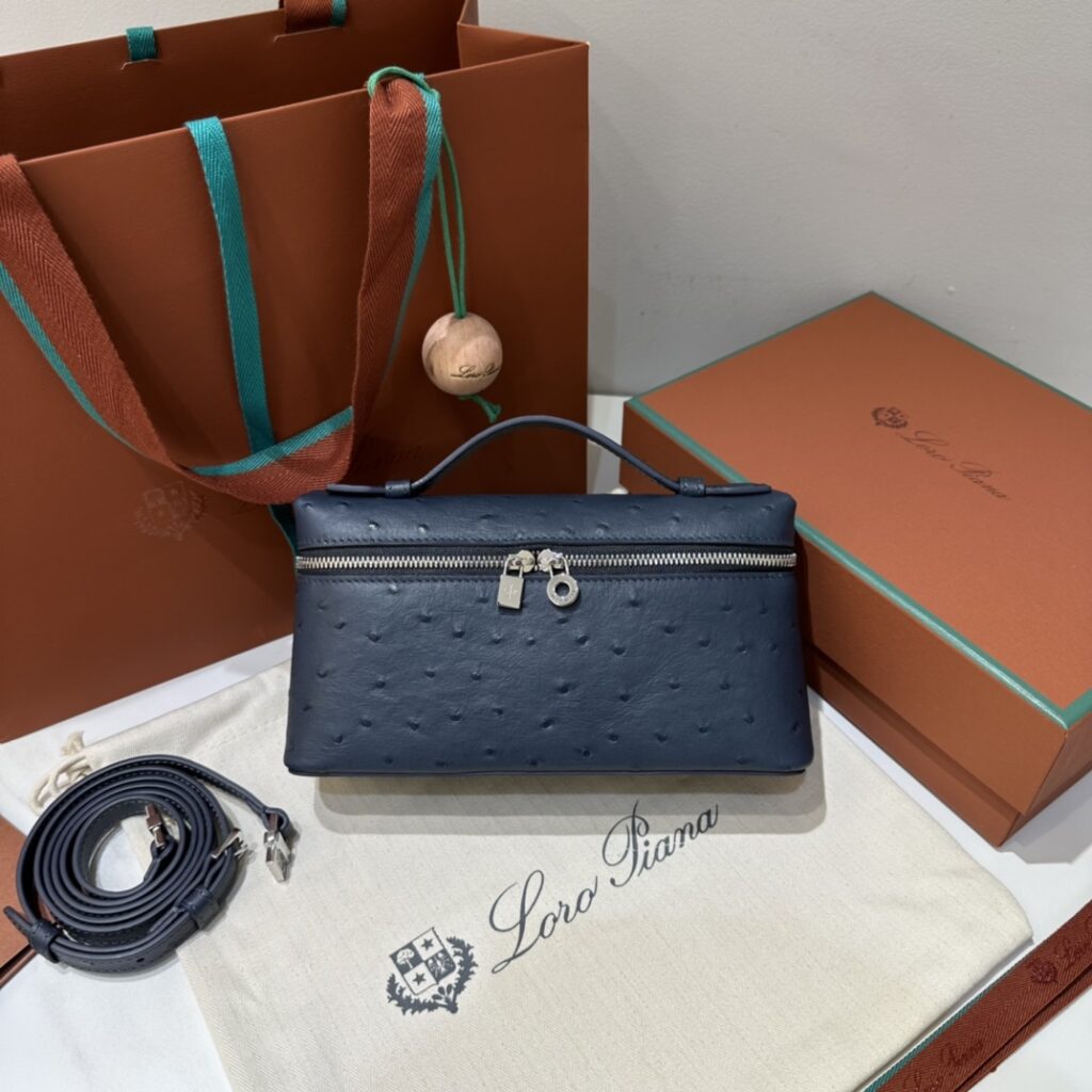 诺悠翩雅 Loro Piana Extra Pocket L19 鸵鸟纹包包 顶级老钱风手提斜挎包 6色 – Image 2 诺悠翩雅 Loro Piana Extra Pocket L19 鸵鸟纹包包 顶级老钱风手提斜挎包 6色 – Image 2