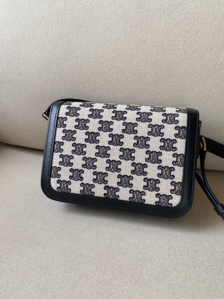 赛琳 CELINE 凯旋门中号帆布拼接皮革单肩包 22.5cm 复古老花刺绣翻盖包 – Image 6 赛琳 CELINE 凯旋门中号帆布拼接皮革单肩包 22.5cm 复古老花刺绣翻盖包 – Image 6