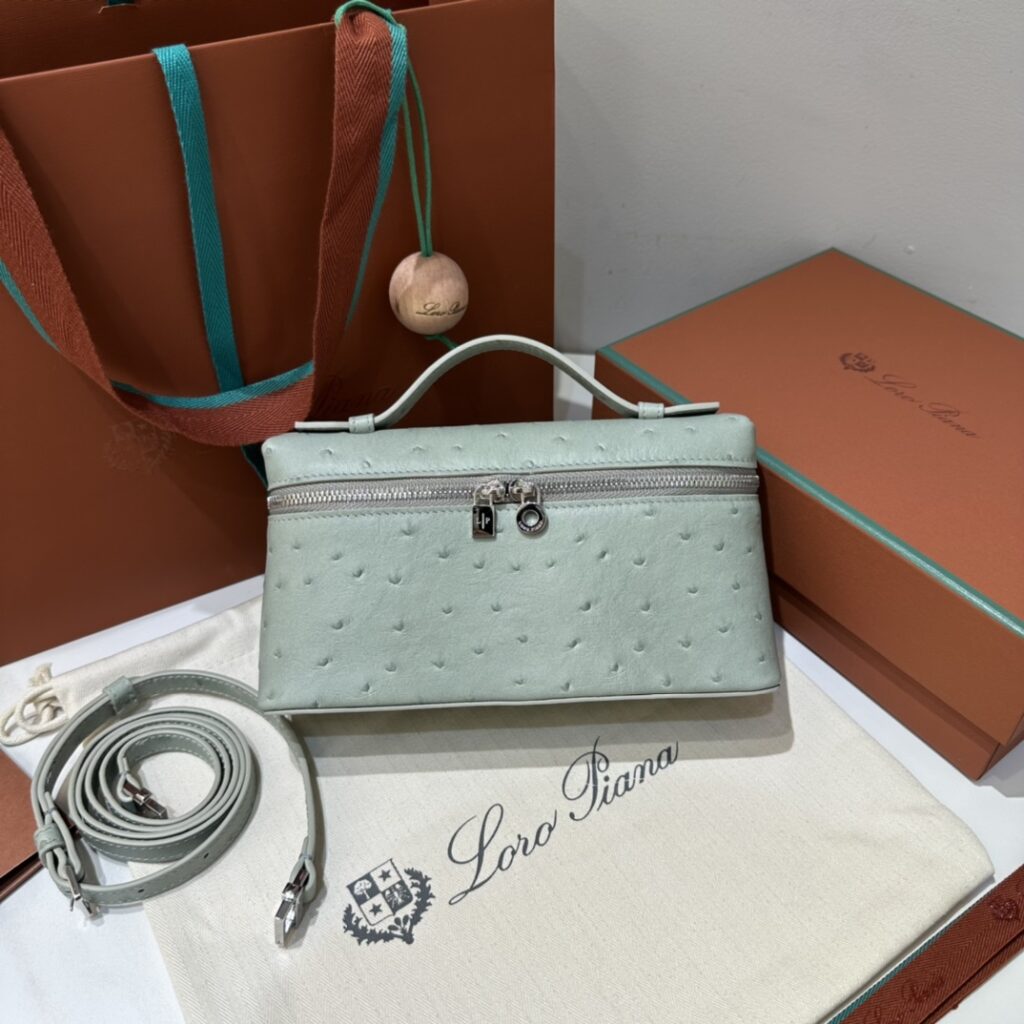 诺悠翩雅 Loro Piana Extra Pocket L19 鸵鸟纹包包 顶级老钱风手提斜挎包 6色 – Image 6 诺悠翩雅 Loro Piana Extra Pocket L19 鸵鸟纹包包 顶级老钱风手提斜挎包 6色 – Image 6