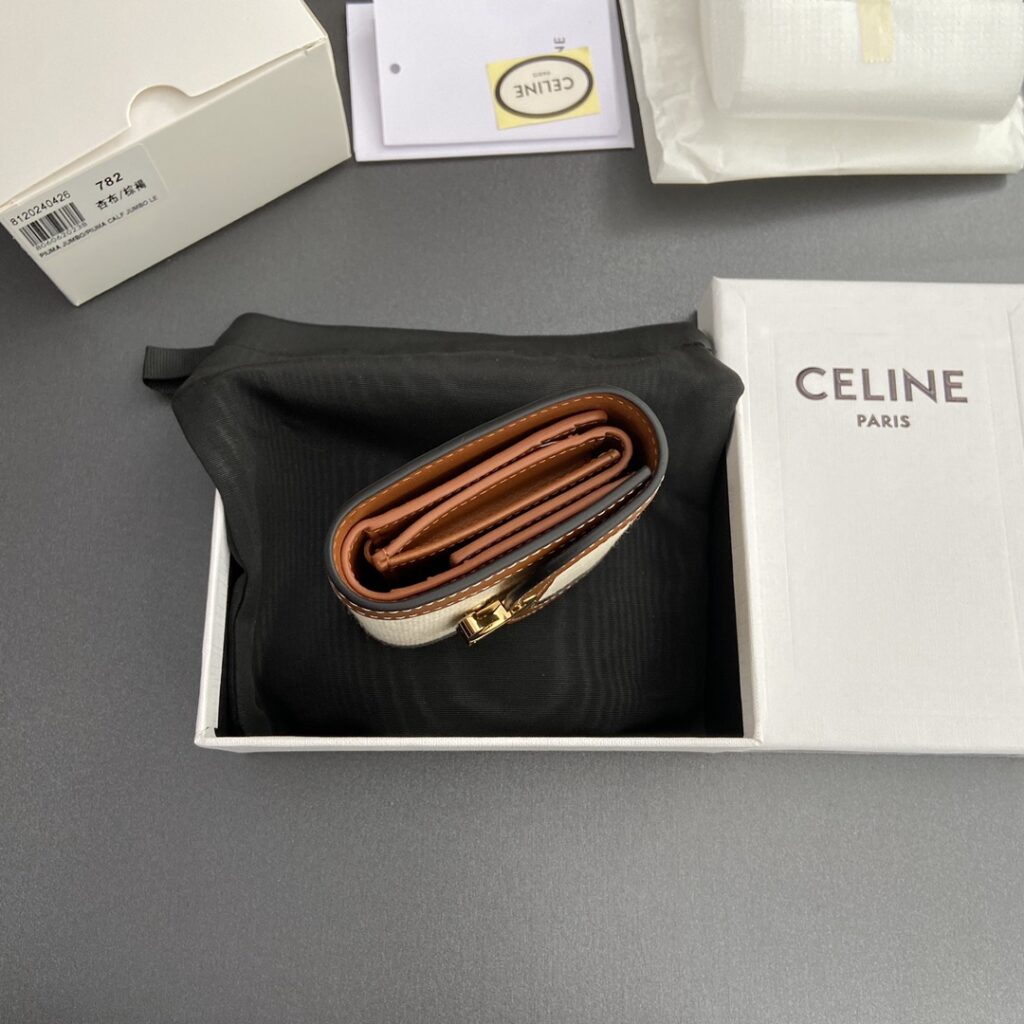 CELINE 赛琳 TRIOMPHE 凯旋门老花短款三折钱包10.5cm – Image 9 CELINE 赛琳 TRIOMPHE 凯旋门老花短款三折钱包10.5cm – Image 9
