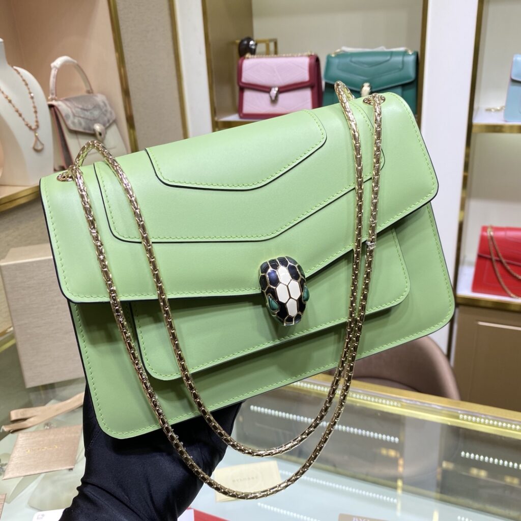 宝格丽 BVLGARI 蛇头翻盖包 25cm Serpenti Forever 多色细腻小牛皮 – Image 11 宝格丽 BVLGARI 蛇头翻盖包 25cm Serpenti Forever 多色细腻小牛皮 – Image 11